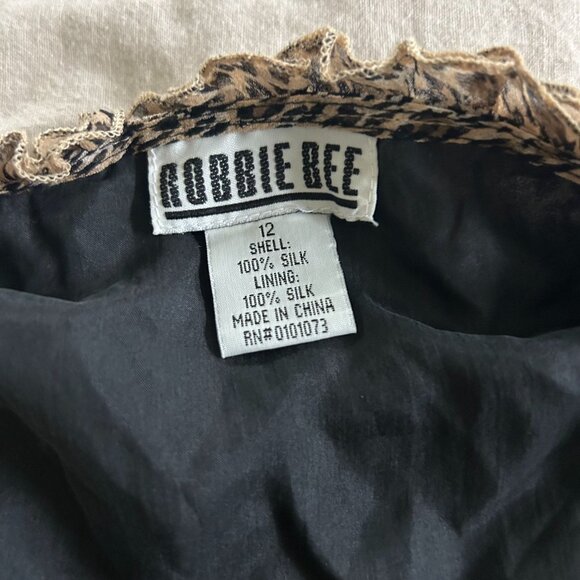 Leopard Print Sleeveless Blouse With Ruffle Trim By Robbie Bee 00% Silk - Picture 6 of 8